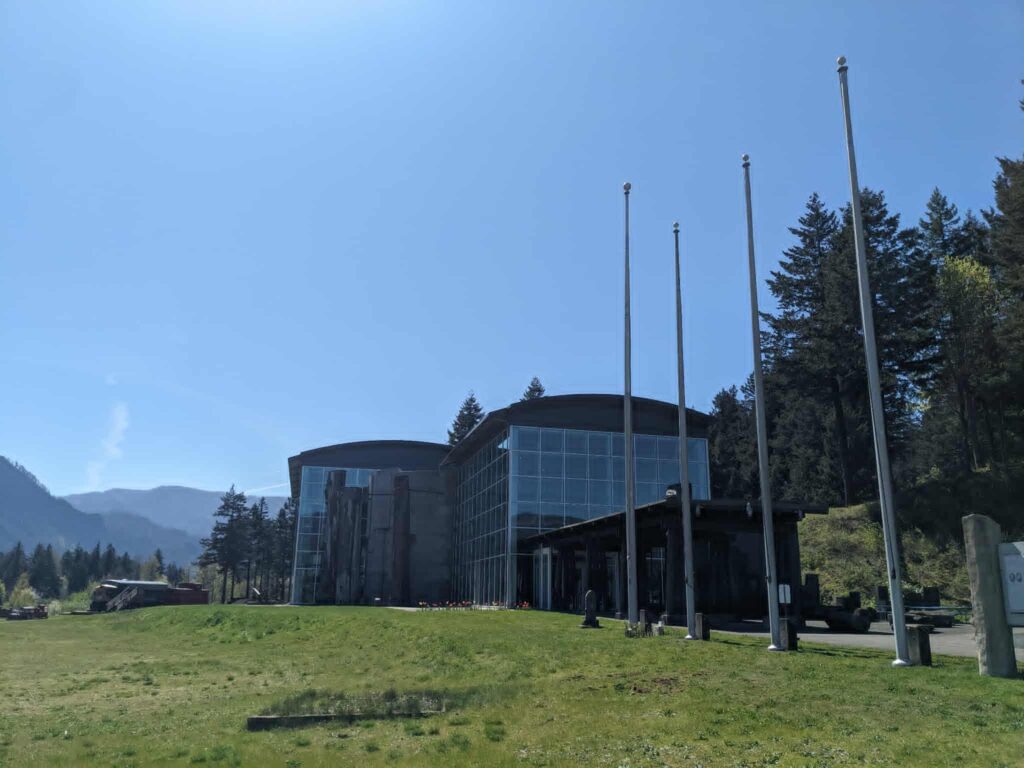 Dog Friendly Trip Along Columbia River: A Guide for Vancouver and Portland columbia gorge museum
